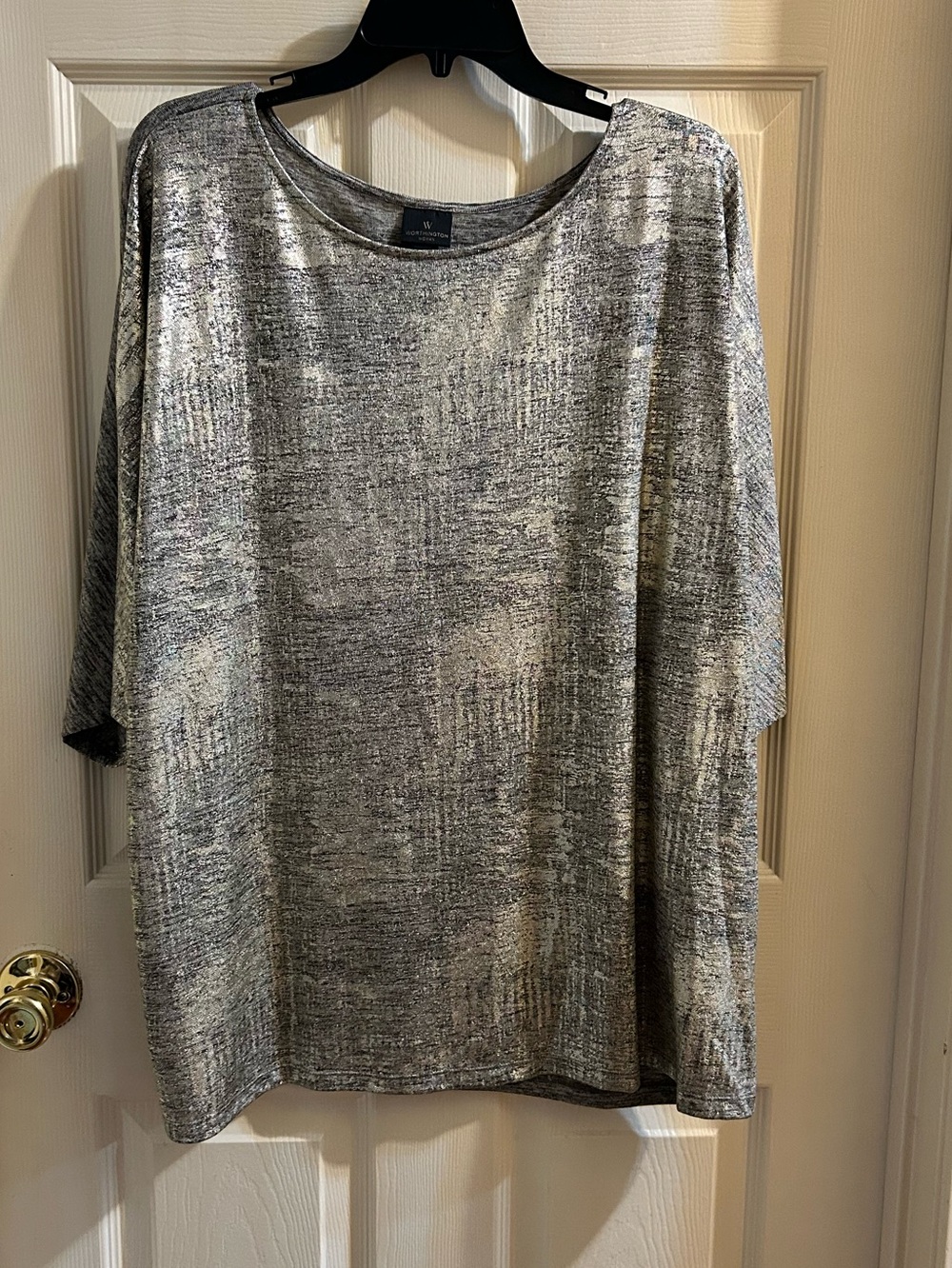 Relaxed Scoop Neck Short Sleeve Top in Heather Gray